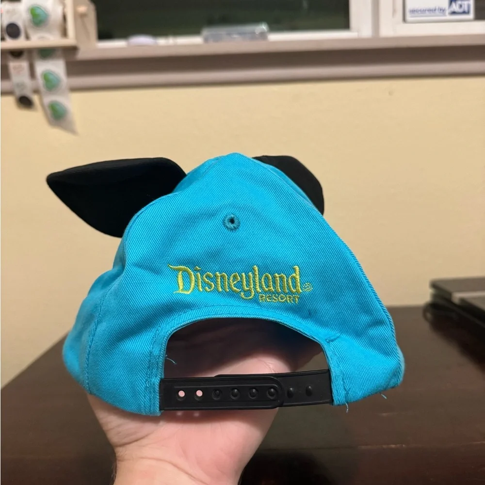 Disneyland Resorts Mickey Mouse Hat With Sunglass Holder - Toddler Adj.  Size